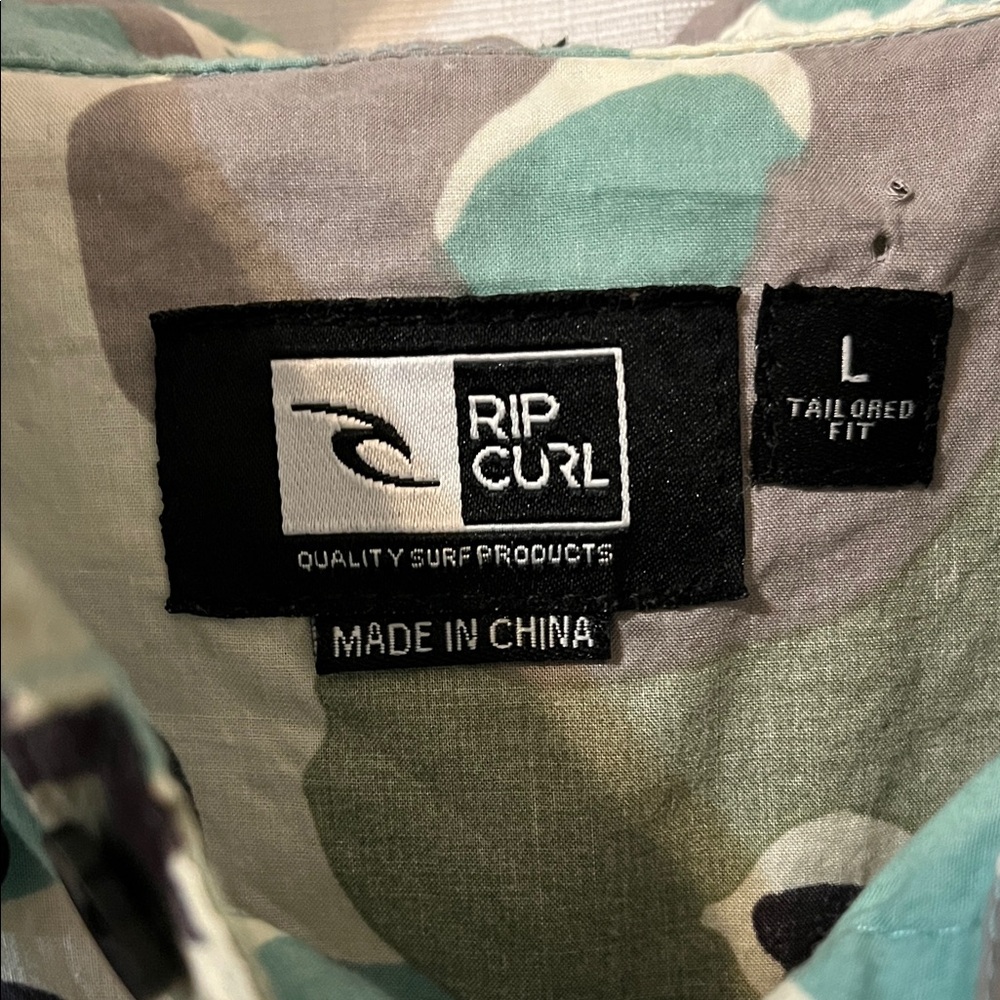 Rip Curl Men's Leaf Pattern Shirt - Green and Black - Picture 2 of 5